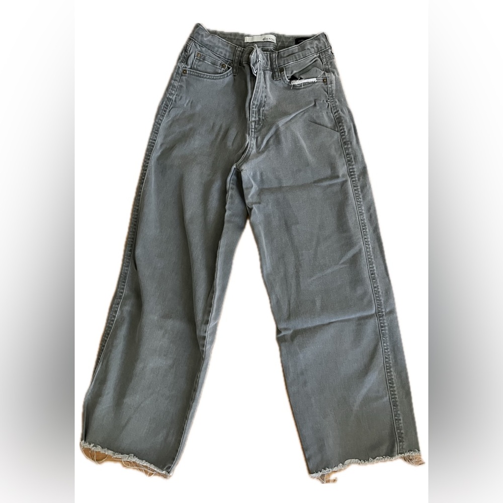 Green wide legs pants!!